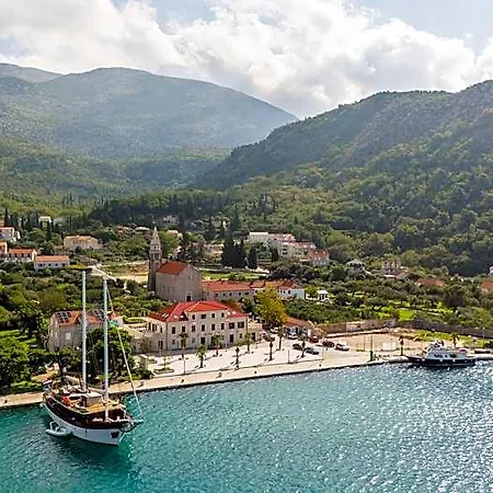 Apartment Riva Slano